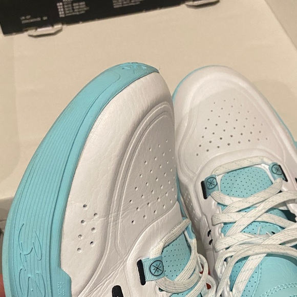Way of Wade Basketball/Volleyball Athletic Shoe